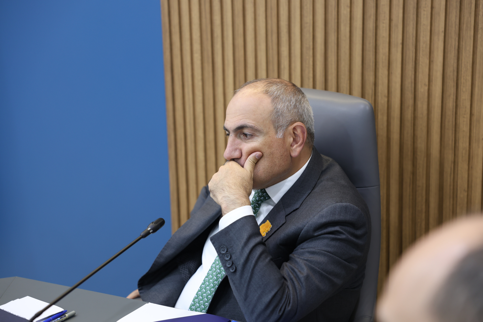 image-slide