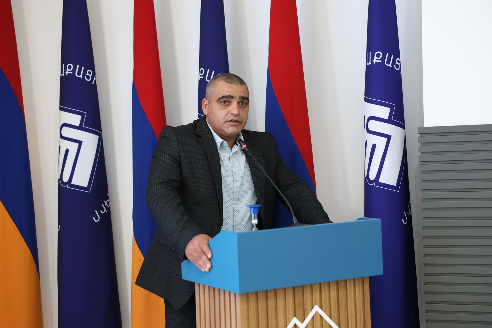 image-slide